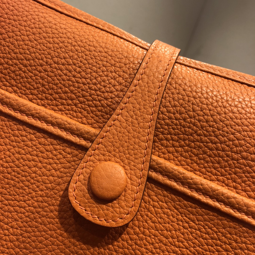 Hermes Evelyne III 29 PM Shoulder Bag In Orange Clemence Leather